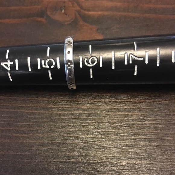 James Avery retired stackable Cross ring size 5.5 - Picture 3 of 3